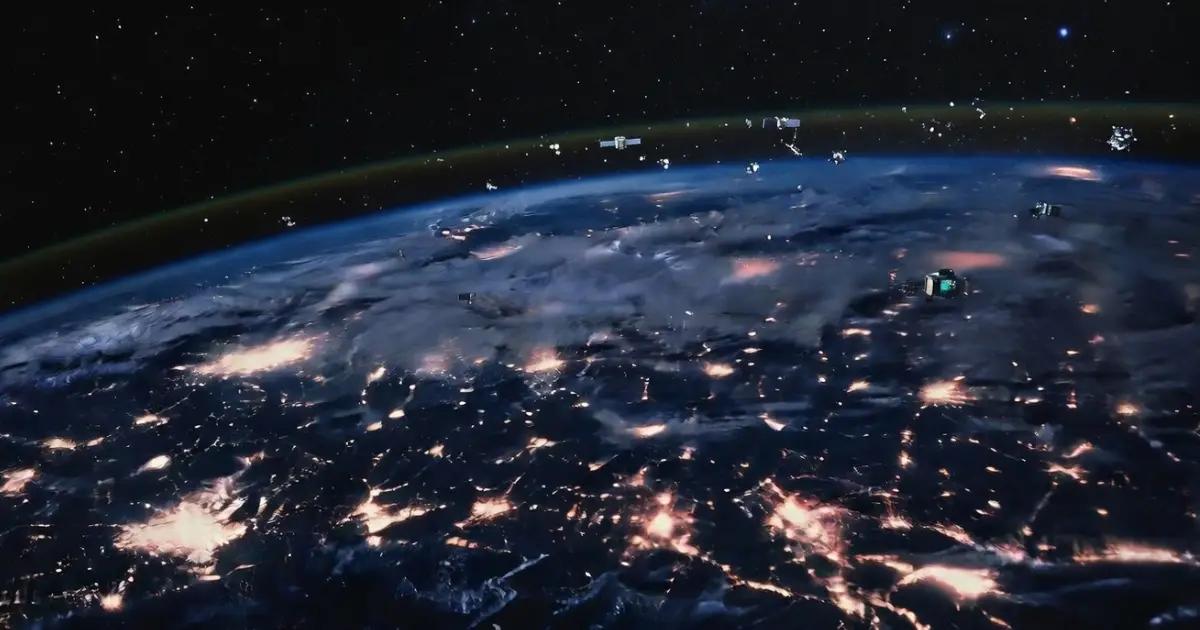 SpaceX planuje milion satelitów zasilanych słońcem. Musk chce wynieść centra danych AI w kosmos